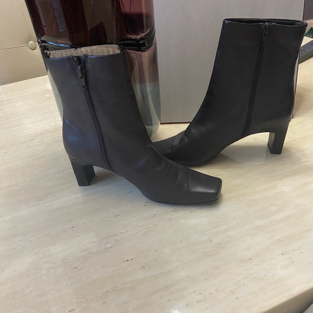 Laura Scott Leather Heels NeverWorn Size 7